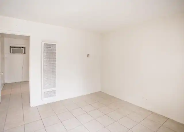 Property at 1239 N Lbj Dr, San Marcos, TX, 78666, 1 bed, 1 bath, [object Object]