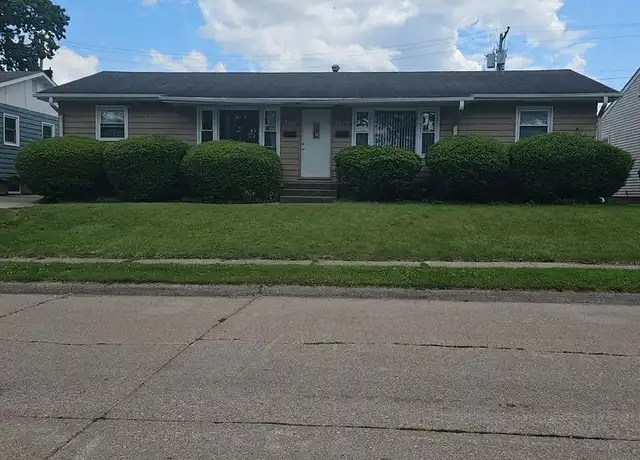 Property at 2711 W Laurel St, Davenport, IA, 52804, 2 beds, 1 bath, [object Object]