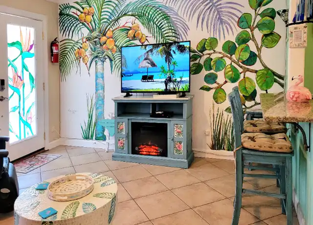 Property at 814 67th St S Unit 2, St. Petersburg, FL, 33707, 2 beds, 1 bath, [object Object]