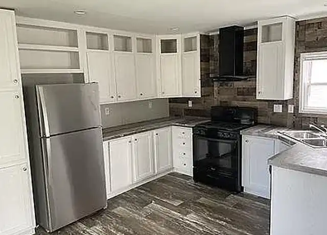 Property at Quivira Hills - 7265 Forest Dr, Kansas City, KS, 66106, 1-3 bed, 1-2 bath, [object Object]