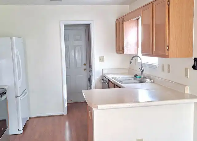 Property at 567 Caloosa Cv SW, Marietta, GA, 30008, 1 bed, 1 bath, [object Object]