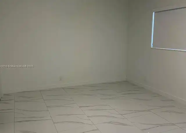 Property at 105 NE 12th Ave #2, Hallandale Beach, FL, 33009, 1 bed, 1 bath, [object Object]