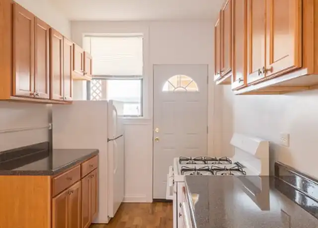 Property at 827 W Waveland Ave Unit 2S, Chicago, IL, 60613, 1 bed, 1 bath, [object Object]