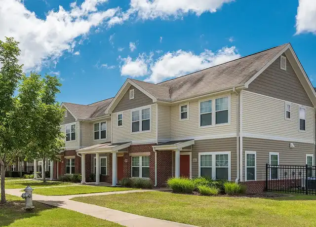 Property at Metropolitan Village and Cumberland Manor Apartments - 2801 Scott St, Little Rock, AR, 72206, 1 bed, 1 bath, [object Object]