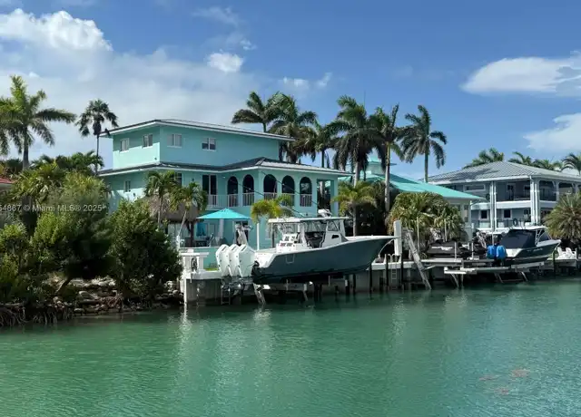 Property at 124 N Indies Dr, Marathon, FL, 33050, 4 beds, 3.5 baths, [object Object]