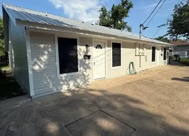 Property at 304 E Hickory St Unit B, Kaufman, TX, 75142, 3 beds, 2 baths, [object Object]