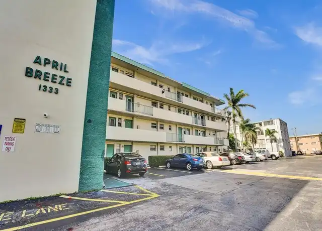 Property at 1333 E Hallandale Beach Blvd #113, Hallandale Beach, FL, 33009, 1 bed, 1 bath, [object Object]