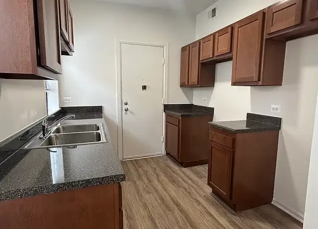 Photo of 709 E 50th Pl, Chicago, IL 60615