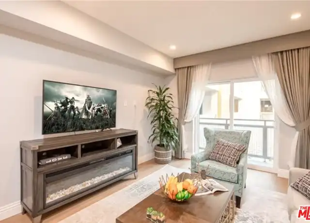 Property at 2939 Leeward Ave #418, Los Angeles, CA, 90005, 1 bed, 2 baths, [object Object]