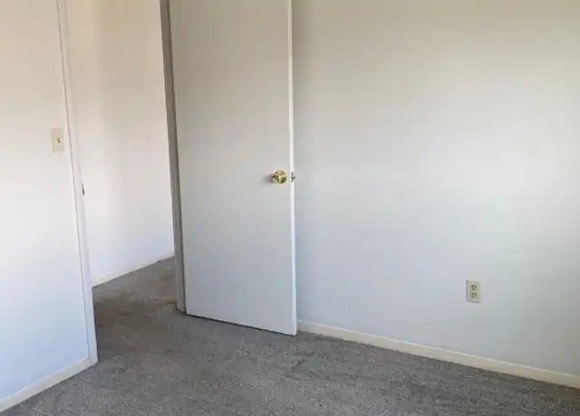Property at 425 Southern Blvd NW Unit 425, Warren, OH, 44485, 2 beds, 1 bath, [object Object]