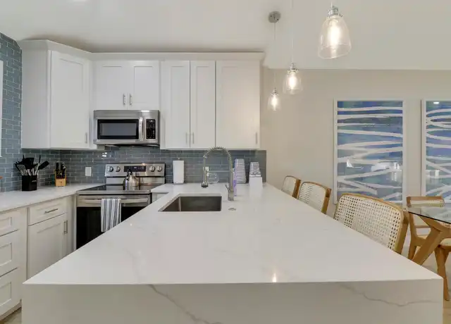 Property at 523 Club Dr, Palm Beach Gardens, FL, 33418, 2 beds, 2 baths, [object Object]
