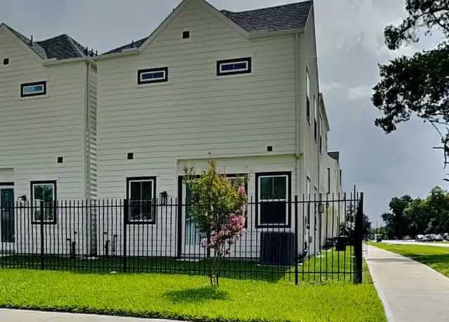 Property at 9902 Clark Rd Unit T, Houston, TX, 77076, 3 beds, 2.5 baths, [object Object]