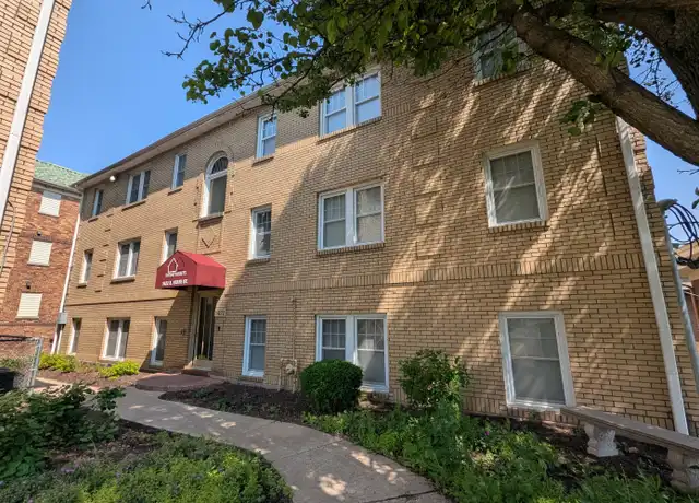 Property at 1422 E State St Unit 4, Rockford, IL, 61104, 1 bed, 1 bath, [object Object]
