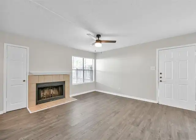 Property at 900 Holly Dr Unit 7, Conroe, TX, 77301, 2 beds, 1 bath, [object Object]