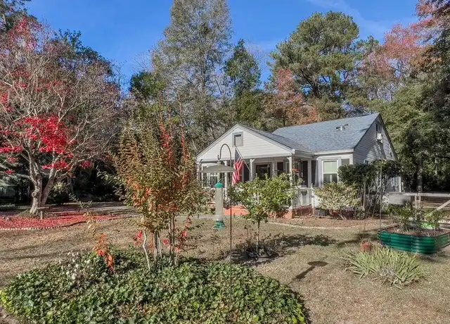 Property at 704 S Laurel St, Summerville, SC, 29483, 4 beds, 3 baths, [object Object]