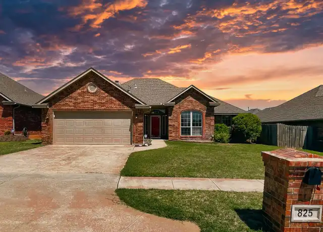 Property at 825 SW 39th St, Moore, OK, 73160, 3 beds, 2 baths, [object Object]