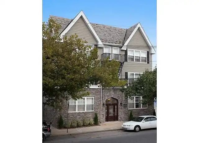 Property at Fairfield West Broadway At Hewlett - 1240 W Broadway, Hewlett, NY, 11557, 1 bed, 1 bath, [object Object]