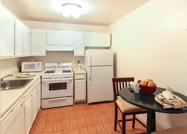 Photo of 4718 N 100th St, Milwaukee, WI 53225