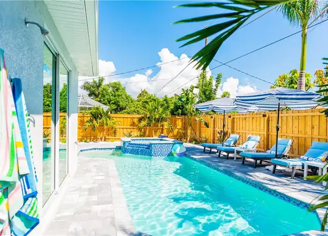 Property at 548 101st Ave N, Naples, FL, 34108, 4 beds, 3 baths, [object Object]