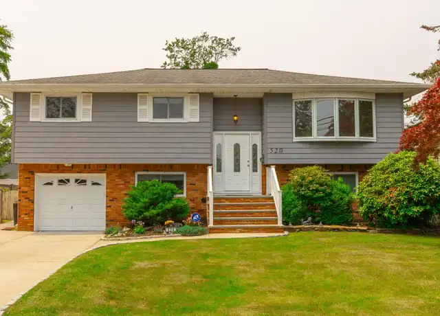 Property at 520 Hyman Ave, West Islip, NY, 11795, 3 beds, 1 bath, [object Object]