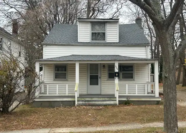 Property at 326 Maple Ave, Riverhead, NY, 11901, 3 beds, 1 bath, [object Object]