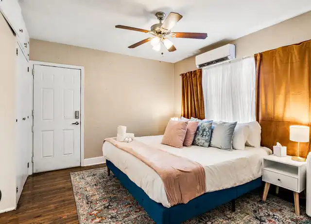 Property at 1110 8th St N Unit 4, St. Petersburg, FL, 33701, 1 bed, 1 bath, [object Object]