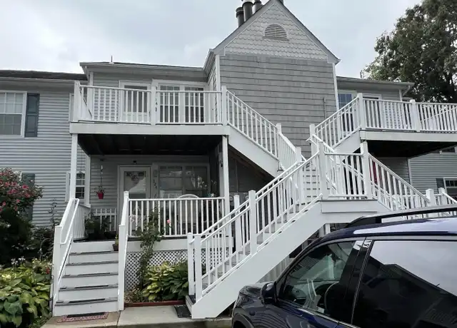 Property at 226 London Ct, Egg Harbor Township, NJ, 08234, 2 beds, 1 bath, [object Object]