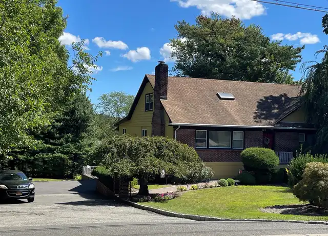 Property at 169 Old Mamaroneck Rd Unit 2, White Plains, NY, 10605, 2 beds, 1 bath, [object Object]