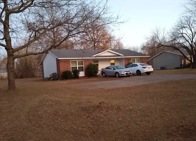 Property at 2366 N Raven Ln, Fayetteville, AR, 72704, 2 beds, 1 bath, [object Object]