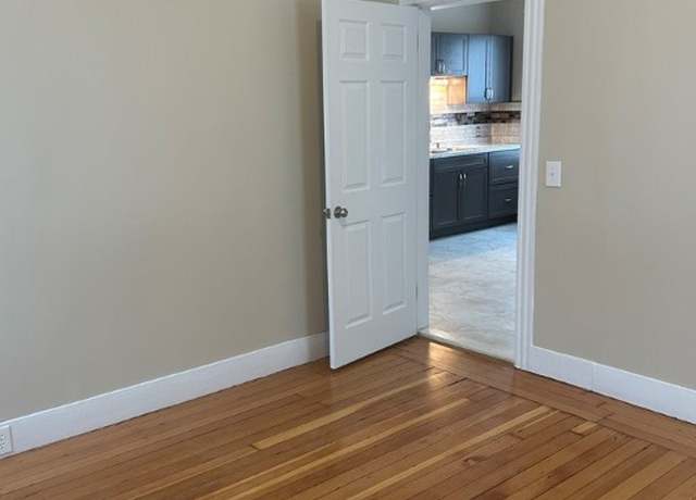 Photo of 134 Flint Ave, Cranston, RI 02910