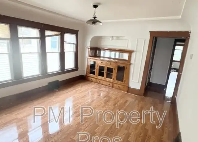 Property at 2875 N 25th St, Milwaukee, WI, 53206, 2 beds, 1 bath, [object Object]