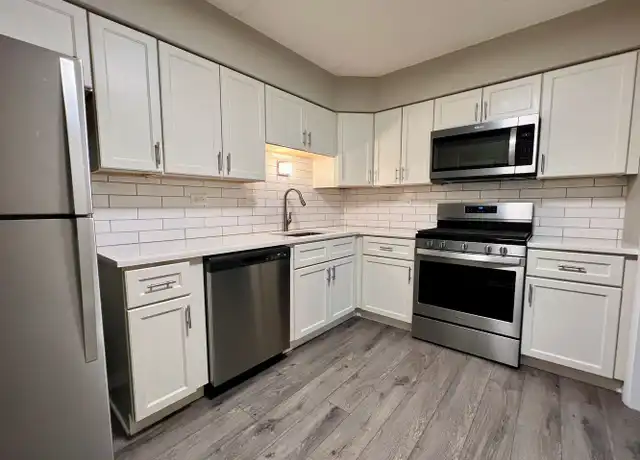 Property at 170 E Lake St Unit 104 R, Elmhurst, IL, 60126, 1 bed, 1 bath, [object Object]