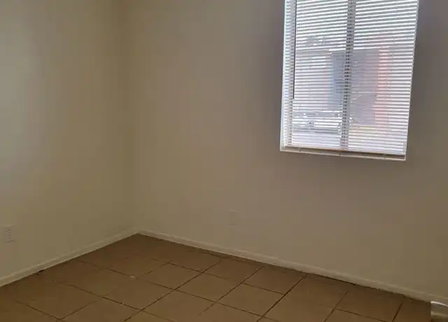 Property at 2520 W McLellan Blvd Unit 16, Phoenix, AZ, 85017, 3 beds, 1 bath, [object Object]