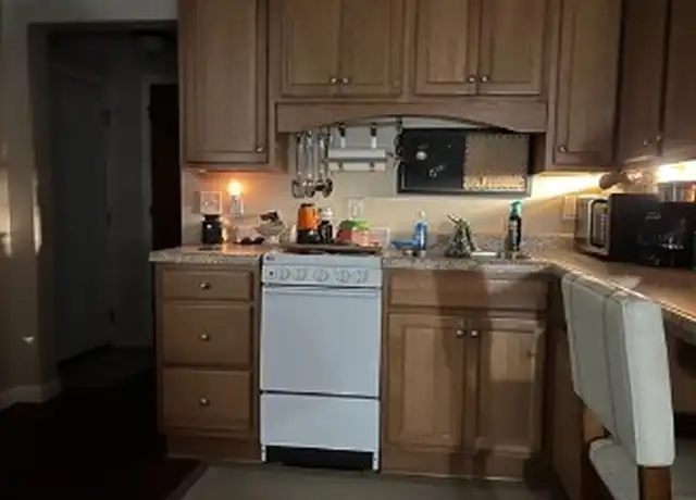 Property at 211 Freemont Ave Unit 2, Butler, PA, 16001, 1 bed, 1 bath, [object Object]