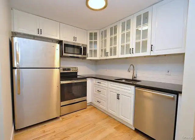Property at 407 Woodland Hills Rd, White Plains, NY, 10603, 1 bed, 1 bath, [object Object]
