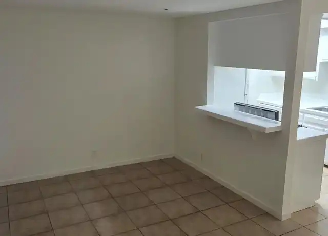 Property at 11603 Menlo Ave Unit 2, Hawthorne, CA, 90250, 1 bed, 1 bath, [object Object]