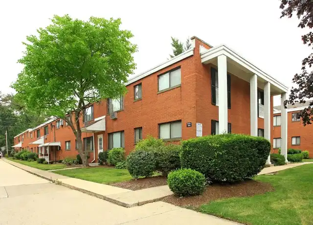Property at 4015 Rocky River Dr Unit 01, Cleveland, OH, 44135, 1 bed, 1 bath, [object Object]