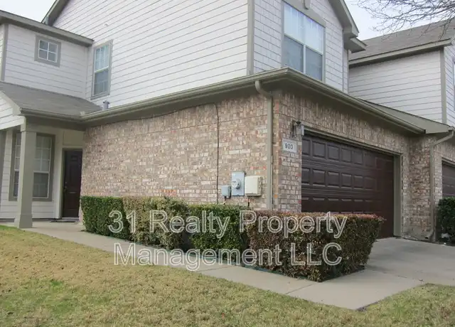 Property at 900 Englewood Ln, Plano, TX, 75025, 2 beds, 2.5 baths, [object Object]