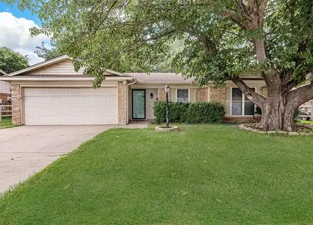Property at 724 Sue Ann Ln, Burleson, TX, 76028, 3 beds, 2 baths, [object Object]