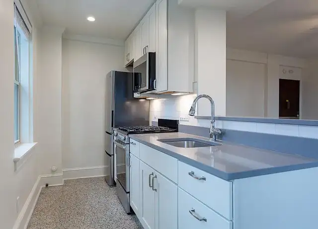 Photo of 921 N Marshall St, Milwaukee, WI 53202