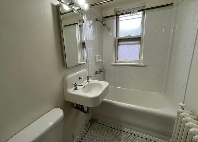 Photo of 921 N Marshall St, Milwaukee, WI 53202