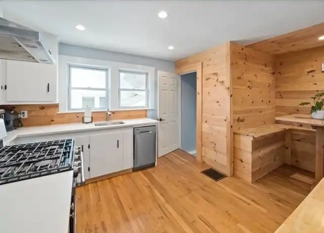 Property at 23 Leonard Rd Unit 1, Weymouth, MA, 02191, 2 beds, 1 bath, [object Object]