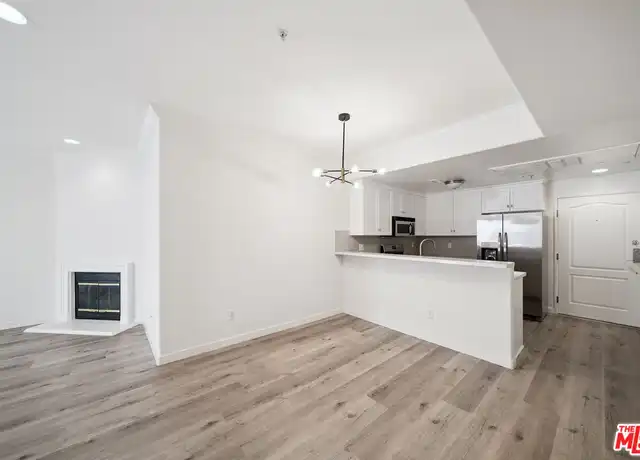 Property at 2335 S Bentley Ave Unit 207, Los Angeles, CA, 90064, 2 beds, 2 baths, [object Object]