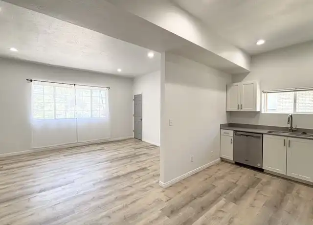 Property at 1090 S 1100 E Unit C, Salt Lake City, UT, 84105, 2 beds, 1 bath, [object Object]