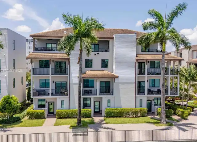 Property at 4714 NW 84th Ct Unit 4714, Doral, FL, 33166, 3 beds, 3.5 baths, [object Object]