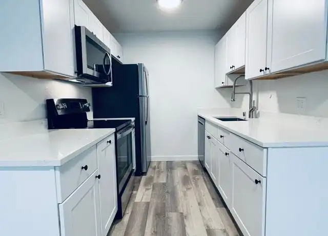 Property at 5630 California Ave SW Unit 23, Seattle, WA, 98136, 1 bed, 1 bath, [object Object]
