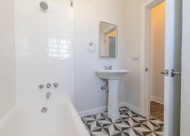 Photo of 260 S Mariposa Ave, Los Angeles, CA 90004