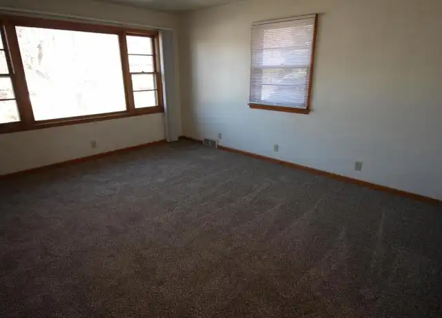 Property at 1415 B St Unit 4, Lincoln, NE, 68502, 1 bed, 1 bath, [object Object]