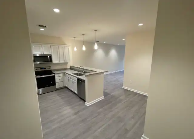 Property at 192 Erie Blvd Unit 402, Schenectady, NY, 12305, 1 bed, 1 bath, [object Object]