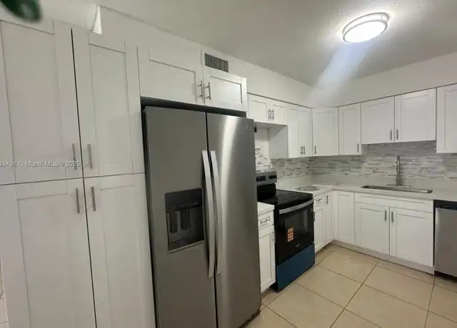 Property at 700 SW 67th Ave, Pembroke Pines, FL, 33023, 3 beds, 1 bath, [object Object]